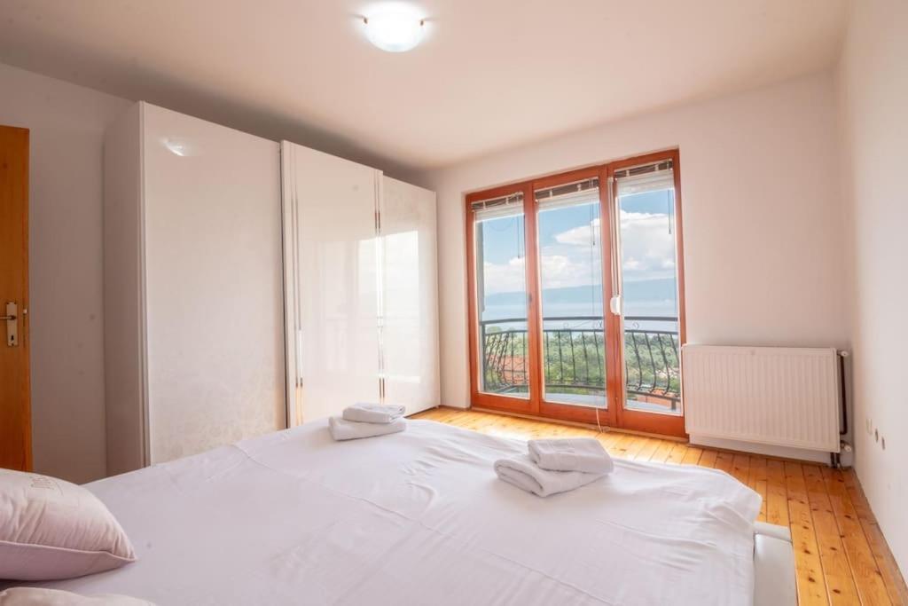 Casa Farmak - 4 Bedroom Lux Apartment With Infinity Pool & Lake View Ohrid Exterior photo