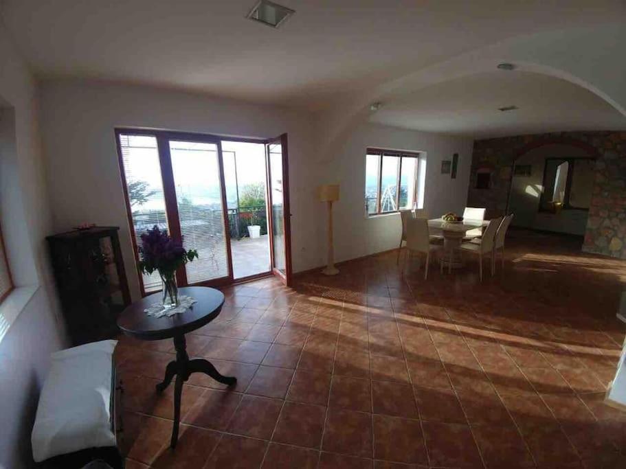 Casa Farmak - 4 Bedroom Lux Apartment With Infinity Pool & Lake View Ohrid Exterior photo
